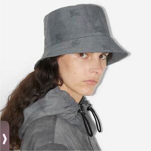 NWT Burberry EKD Technical Cotton Bucket Hat